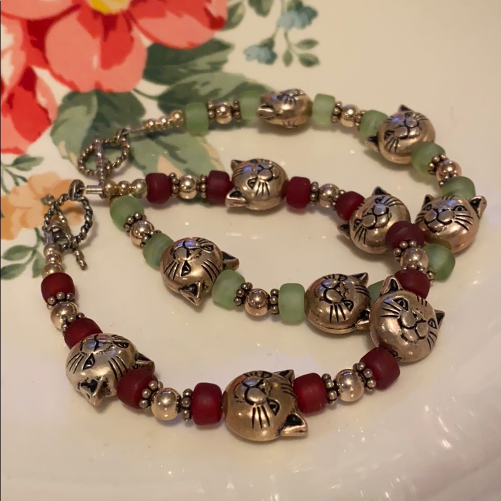 Adorable cat face beaded bracelet set!